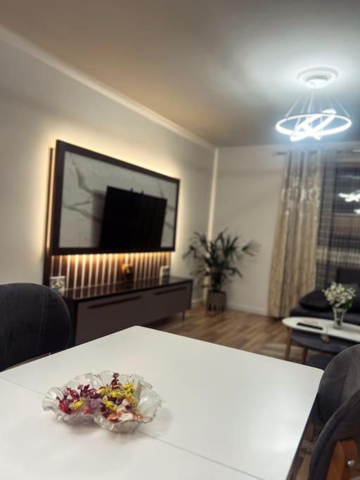 Art'S Apartment Tirana Bagian luar foto