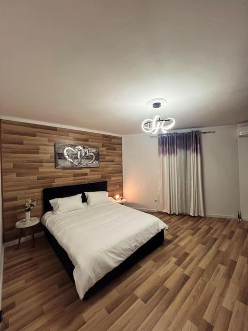 Art'S Apartment Tirana Bagian luar foto