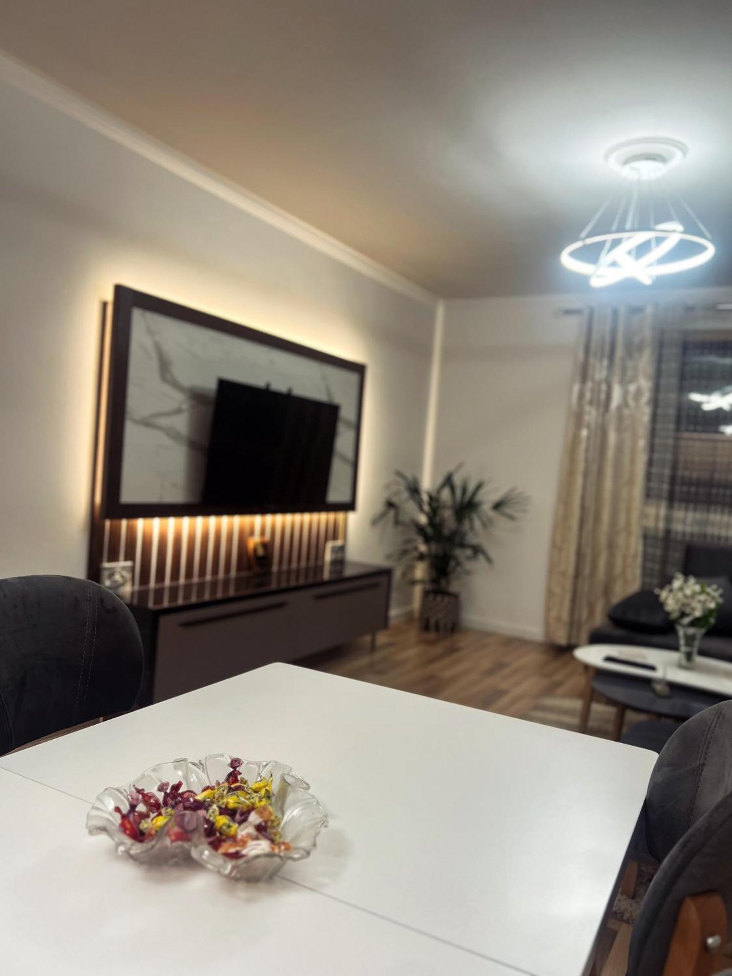 Art'S Apartment Tirana Bagian luar foto