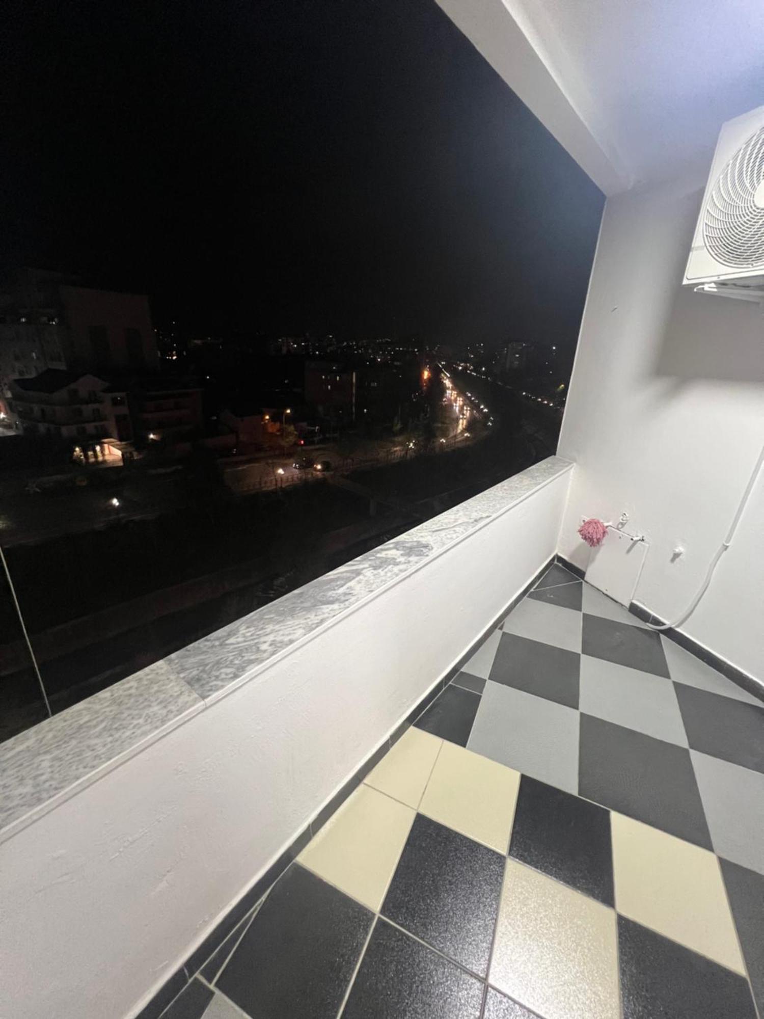 Art'S Apartment Tirana Bagian luar foto