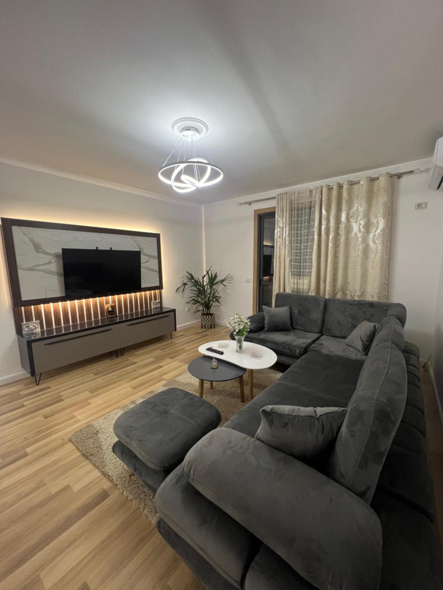 Art'S Apartment Tirana Bagian luar foto