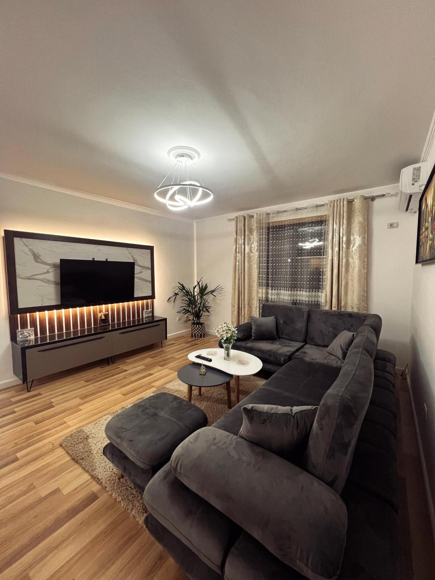 Art'S Apartment Tirana Bagian luar foto